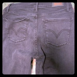Levi's curvy skinny jeans like new